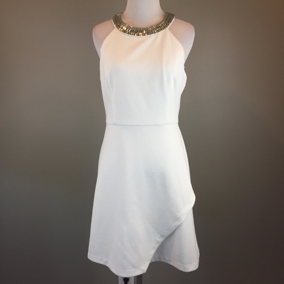 Jessica Simpson Dresses & Skirts - Jessica Simpson Sleeveless White Sheath Dress